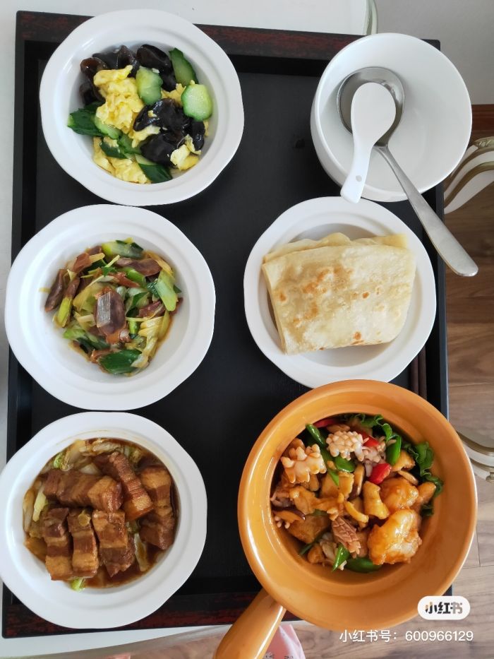 精致月子餐