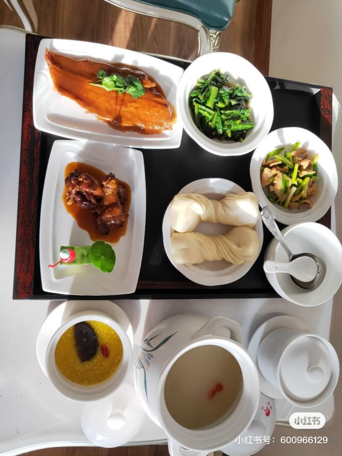 精致月子餐